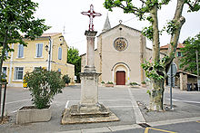 Eglise et croix de Travaillan by JM Rosier.JPG