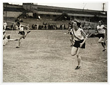 Photographie d'une course féminine dans les années 1930