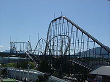 Accéder aux informations sur cette image nommée Fujiyama rollercoaster 2005-05.JPG.