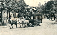 L’avenue des Gobelins depuis la Place d'Italie avec le Panthéon en arrière-plan, 1907 et 2005.