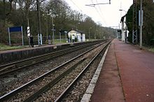 Les quais de la gare du Coudray-Montceaux.