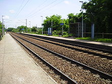 Les quais de la gare, avec à gauche le quai pour Crépy-en-Valois et à droite le quai pour Paris.