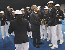 La sélection américaine de basket-ball est présentée au président George W. Bush lors des jeux olympiques de Pékin