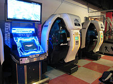 Bornes d’arcade classiques et en forme de cockpit.