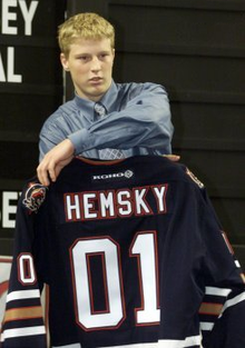 Photographie couleur de Hemsky avec le maillot des Oilers d'Edmonton