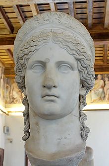 « Héra Ludovisi », en réalité un portrait d'Antonia la Jeune. Marbre de Paros, œuvre romaine du Ier siècle ap. J.-C.