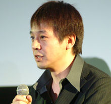 Hitoshi Sakimoto au cours d’une interview