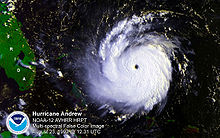  Image satellitaire de l'ouragan Andrew.