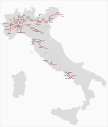 cette carte de l'Italie montre qu'en 1861, les lignes ferroviaires étaient concentrées dans la vallée du Pô et autour de Florence et de Rome.