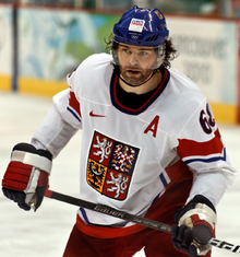 Photographie de Jaromír Jágr avec le maillot blanc de la République tchèque