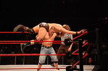 Le "FU" porté par Cena sur JBL.