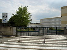 Le collège (Les Ménigouttes).