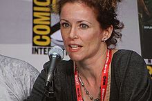 Accéder aux informations sur cette image nommée Leslie Hope at Comic-Con 2011.jpg.
