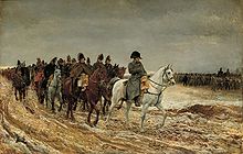 Napoléon à cheval sur une plaine boueuse, suivi par ses officiers