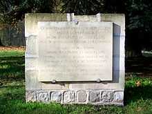Monument en souvenir de Joseph Bonaparte et Julie Clary, qui furent propriétaire de l'ancien château de Survilliers à partir de 1803.