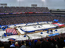 Photo d'un match organisé dans un stade destiné à accueillir habituellement du football américain.