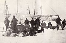 Photographie représentant Nansen et Johansen sur le point de partir du Fram