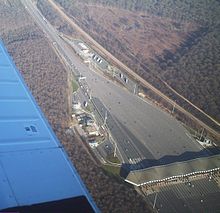 Vue aérienne du péage de Saint-Arnoult sur l’autoroute A 10