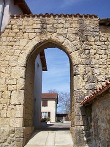 Porte de Lasséran (Gers, France).JPG