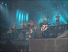 Rammstein en duo avec les Finlandais d'Apocalyptica à Milan le 24 février 2005.