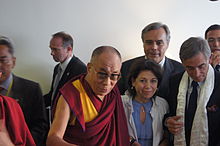 Rencontre des parlementaires avec sa sainteté le Dalaï Lama à Toulouse le 15 août 2011.jpg