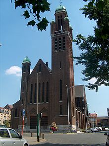Schaerbeek Église de la Sainte-Famille 001.jpg