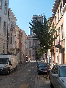 La rue de la Fraternité en descendant vers l'église Saints-Jean-et-Nicolas