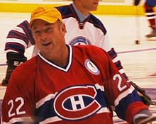 Photographie de Steve Shutt avec le maillot rouge des Canadiens de Montréal