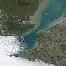 Photographie prise depuis un satellite, montrant la région du détroit de Douvres.