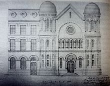 Les plans de la future synagogue dressés par Abraham Hirsch montrent clairement un édifice de style néo-classique, architecture largement utilisée pour les bâtiments de ce type à cette époque en France.