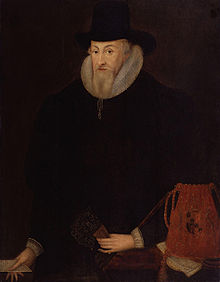 La peinture montre un homme à la barbe grise, portant un chapeau noir et une robe noire ornée d'une large fraise blanche. Il tient des papiers dans sa main droite et un gant dans sa main gauche. À côté de lui, sur une table, est disposé un sac en tissu rouge brodé.