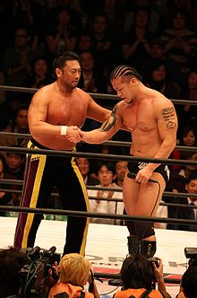 Toshiaki Kawada (à gauche)