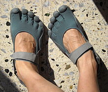 Une paire de chaussures à orteils Vibram