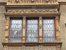 Window of the maison des Têtes.jpg