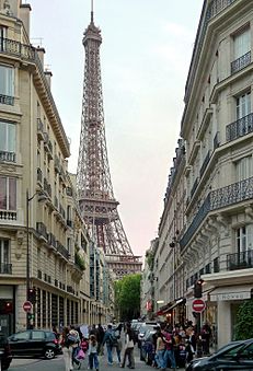 P1030481 Paris VII rue de Monttessuy rwk.JPG