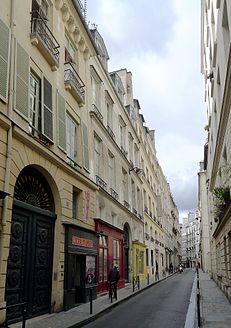 P1050070 Paris Ier rue Thérèse n°1 MH rwk.jpg