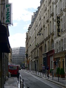 P1050245 Paris Ier rue du Bouloi rwk.JPG