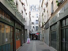 Paris passage des gravilliers.jpg
