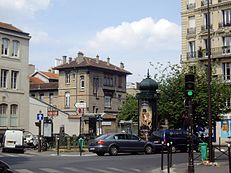 Place Camille-Claudel - Métro Falguière, Paris 15.jpg