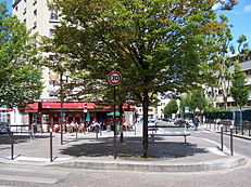 Place Claude-Bourdet.JPG