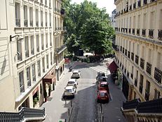Rue Pierre-Semard - Square Montholon, Paris 9.jpg