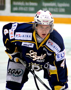 Accéder aux informations sur cette image nommée Aleksi Laakso of the Espoo Blues - 20100116.jpg.