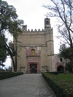 Portail du monastère franciscain de Huejotzingo