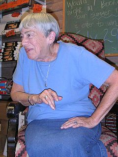 Ursula K. Le Guin en entretien avec ses lecteurs à Albuquerque en juillet 2004.