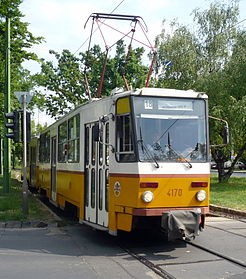 Tram 18 in Budapest.jpg