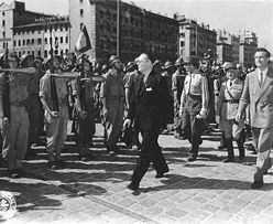 André Diethelm passe en revue le 7e RTA dans Marseille libérée en aout 1944