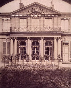 Façade de l'Hôtel de Rothelin-Charolais en 1907