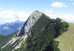 Le sommet du Aiplspitz et en arrière-plan le Wendelstein