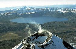 Le volcan Karymsky .