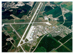 vue aérienne de l'aéroport de Bagotville